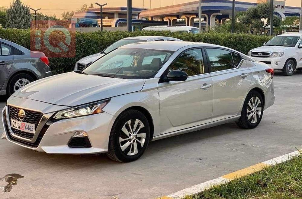 نيسان ألتيما